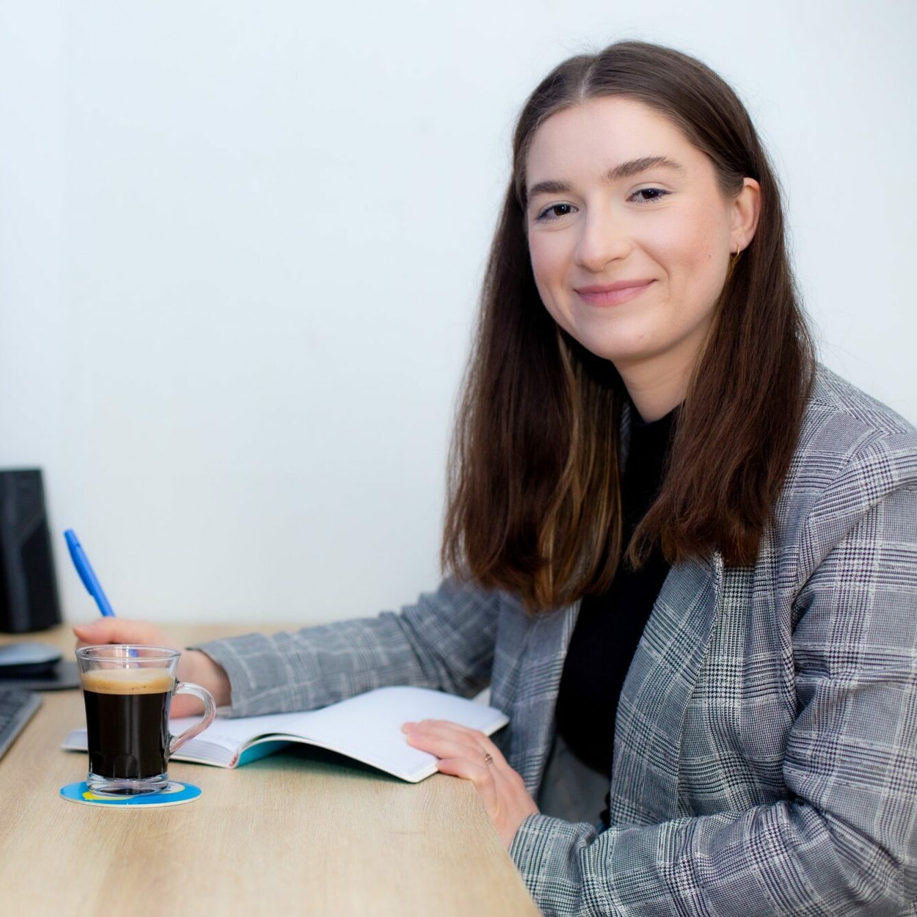 Camille Haeusler, entrepreneuse individuelle graphiste et communicante digitale.