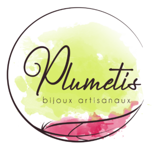 Logo de Plumetis, marque de bijoux artisanaux créés à partir de plumes, de tissus et de broderies.